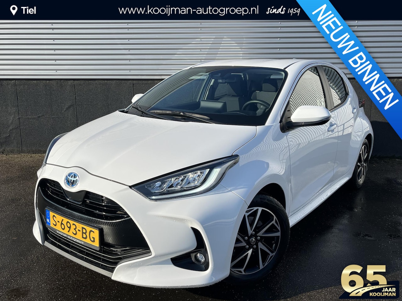 Toyota Yaris - 1.5 Hybrid Dynamic Nieuw geleverd, 1e eigenaar, NL-auto, LMV, Smart Key, Achteruitrijcamer - AutoWereld.nl