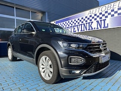 Volkswagen T-Roc - 1.5 TSI Sport ADAP CRUISE TREKH P-CAM VIRTL. APPLE