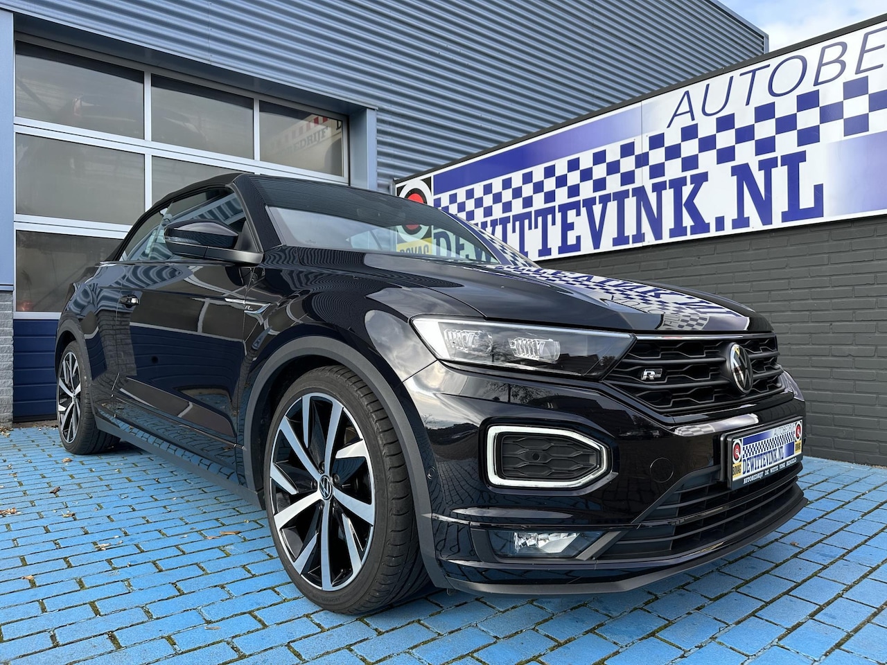 Volkswagen T-Roc Cabrio - 1.5 TSI R-Line ADAP CRUISE P-CAM APPLE - AutoWereld.nl