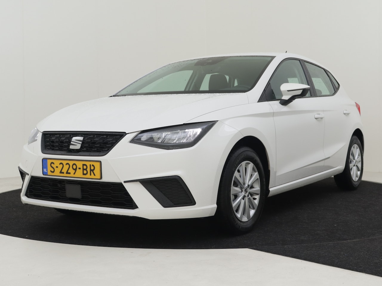 Seat Ibiza - 1.0 EcoTSI Style 96pk | 1e eigenaar | Cruise control | Navigatie via app | Dab radio | Par - AutoWereld.nl