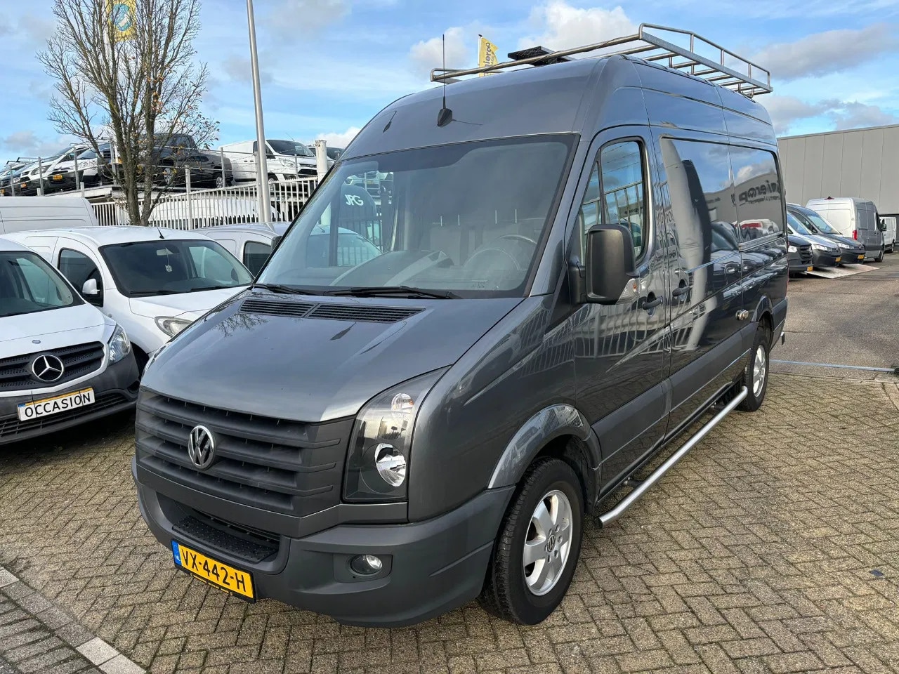 Volkswagen Crafter - l2h2 140pk airco navi dub schuifdeur impriaal trap trekhaak 67000km euro6 - AutoWereld.nl