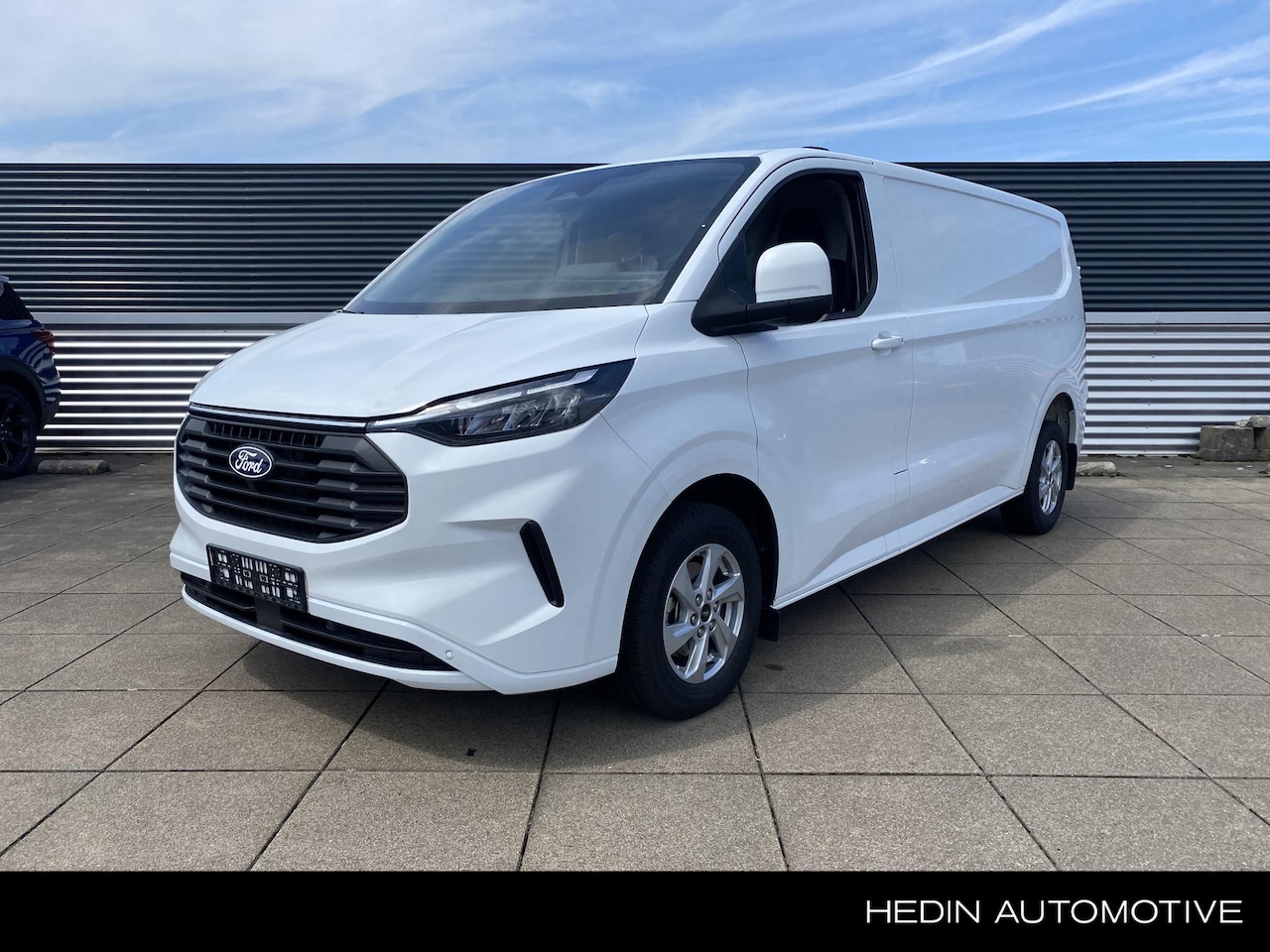 Ford Transit Custom - 320 2.0 136PK L2H1 LIMITED | Automaat - AutoWereld.nl