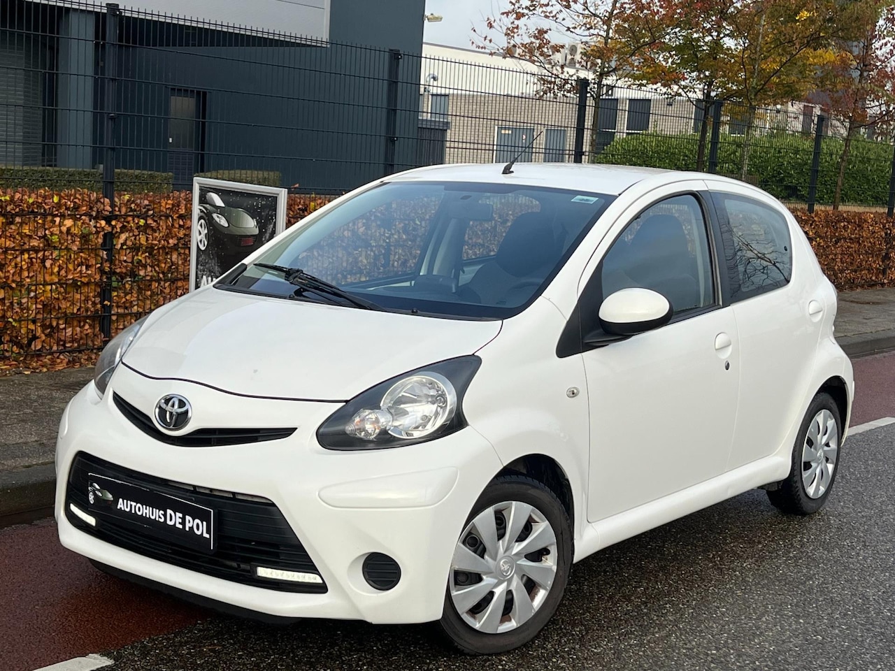 Toyota Aygo - 1.0 VVT-i Comfort Navigatie Airco Elektrisch-pakket Face-lift - AutoWereld.nl