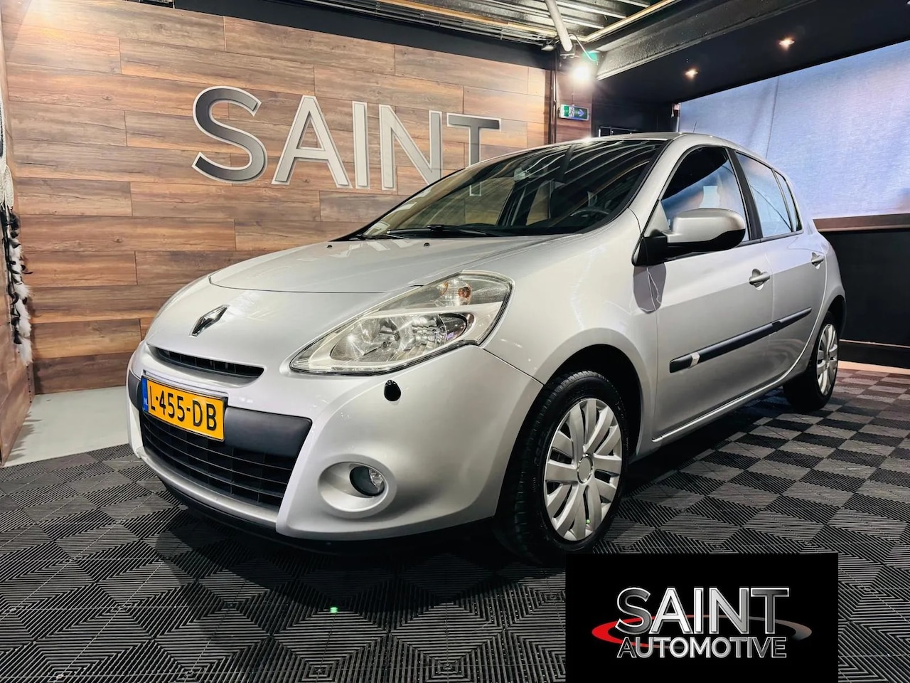 Renault Clio - 1.2 20th Anniversary 1.2 20th Anniversary - AutoWereld.nl