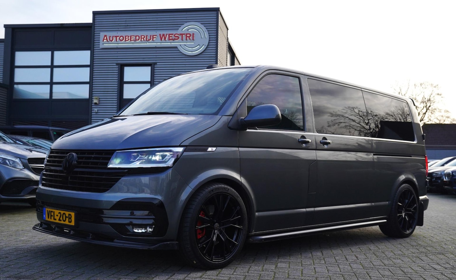 Volkswagen Transporter - Dubbele schuifdeuren| 199PK|1e eigenaar|Full option - AutoWereld.nl