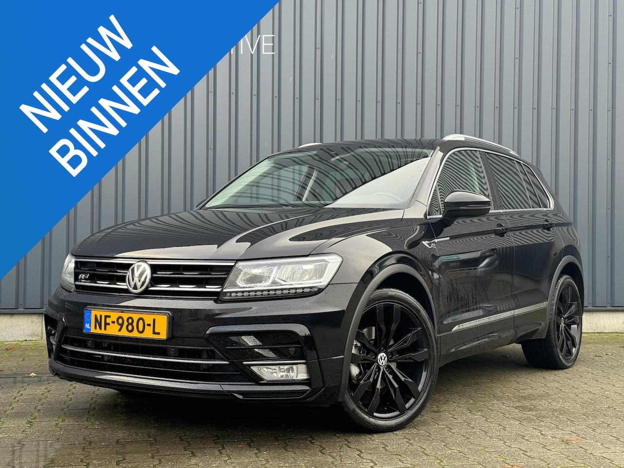 Volkswagen Tiguan - 2.0 TDI 4Motion R-Line | Massage | Pano | ACC - AutoWereld.nl