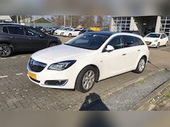 Opel Insignia Sports Tourer - 2.0 T Cosmo 4x4 1 eigenaar Automaat | Glazen kantel/schuifdak | Lederen interieur | PDC vo