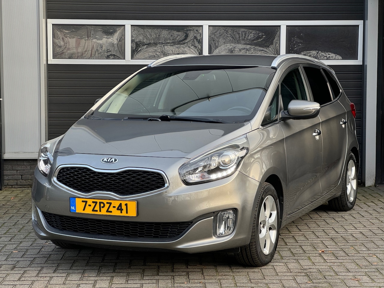 Kia Carens - 1.6 GDi Business Pack 7P Camera, Navi, Cruise, Climate Control, NAP - AutoWereld.nl