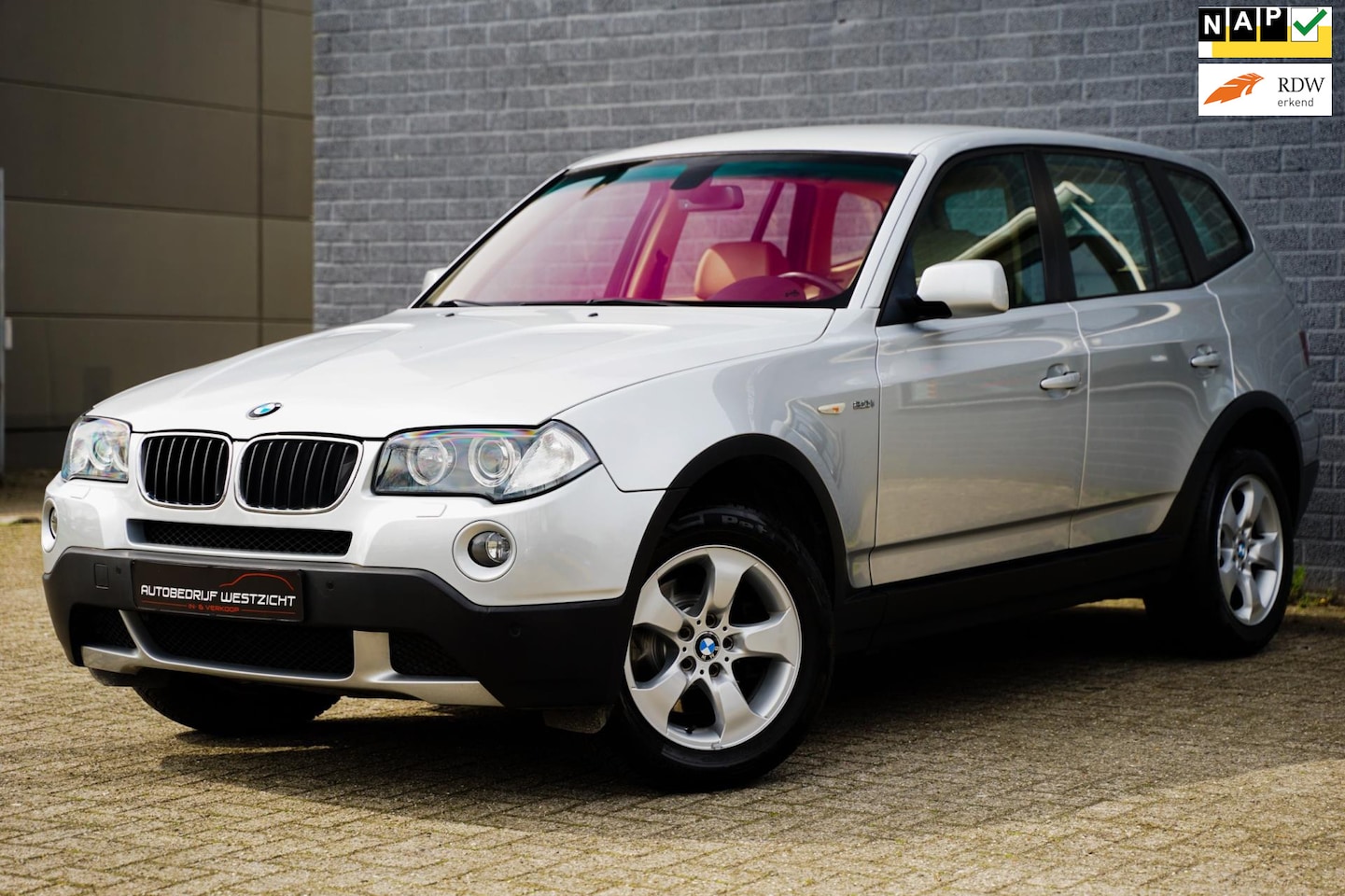 BMW X3 - 2.0i Executive 4WD LCI, Leder, Xenon, Youngtimer - AutoWereld.nl