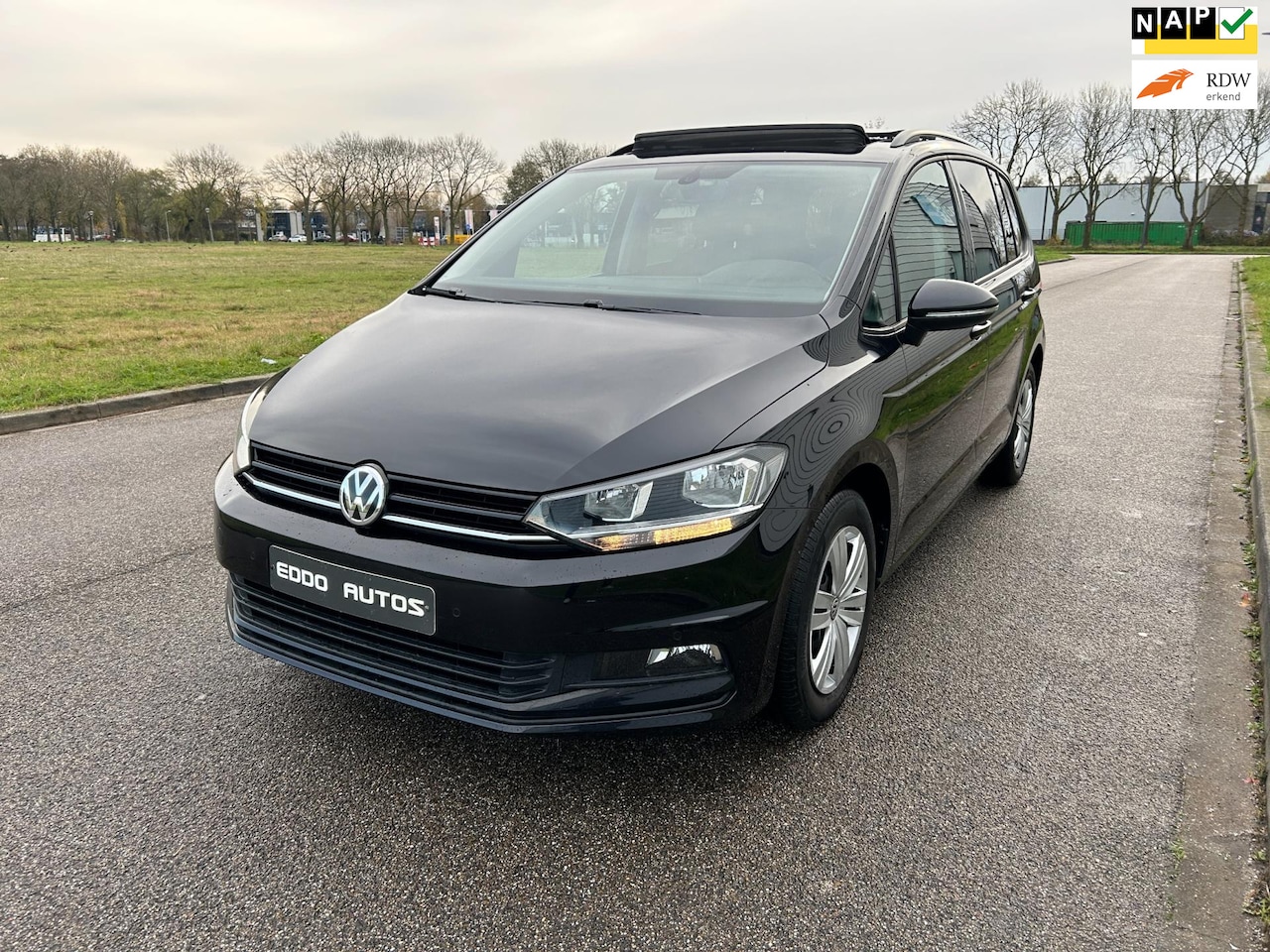 Volkswagen Touran - 1.5 TSI Comfortline 7p 1.5 TSI Comfortline 7p Pano - AutoWereld.nl