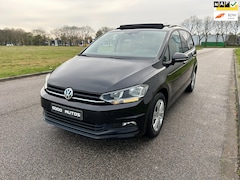 Volkswagen Touran - 1.5 TSI Comfortline 7p Pano