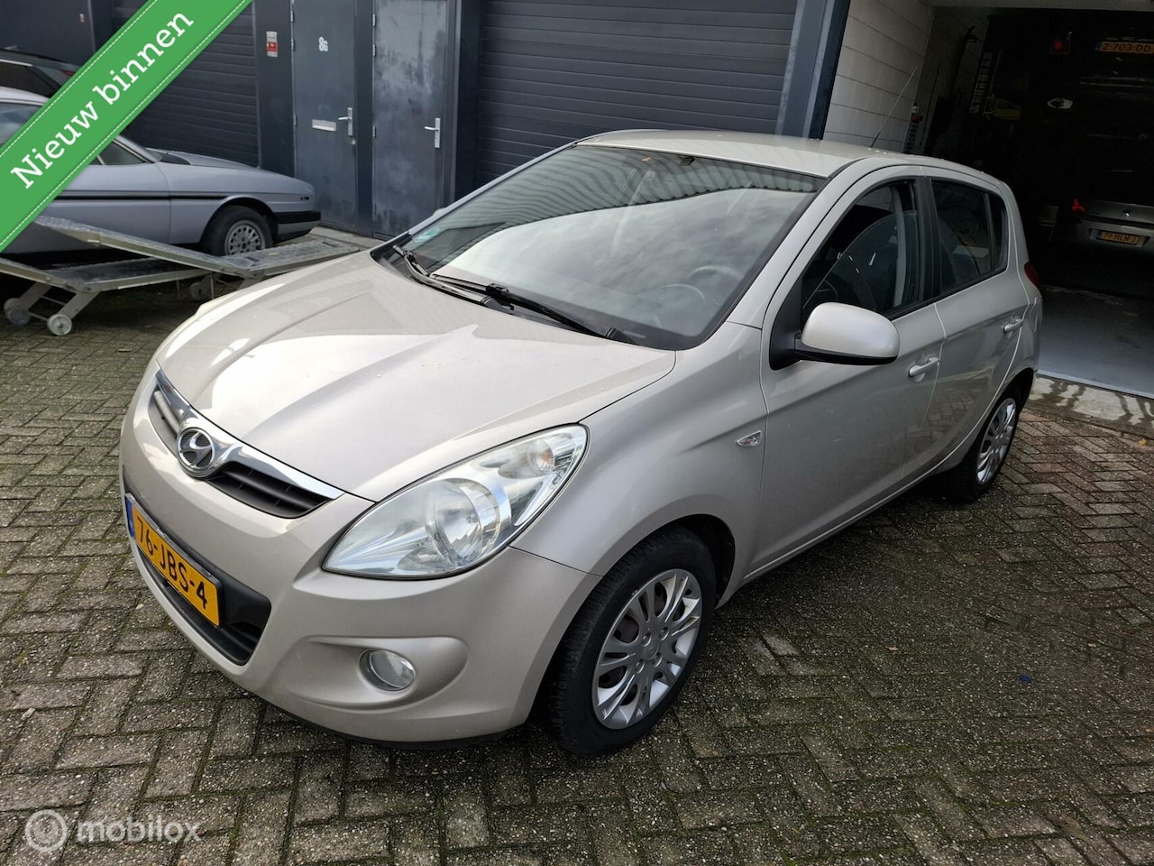 Hyundai i20 - 1.2i DynamicVersion Airco/nette auto! - AutoWereld.nl