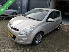 Hyundai i20 - 1.2i DynamicVersion Airco/nette auto