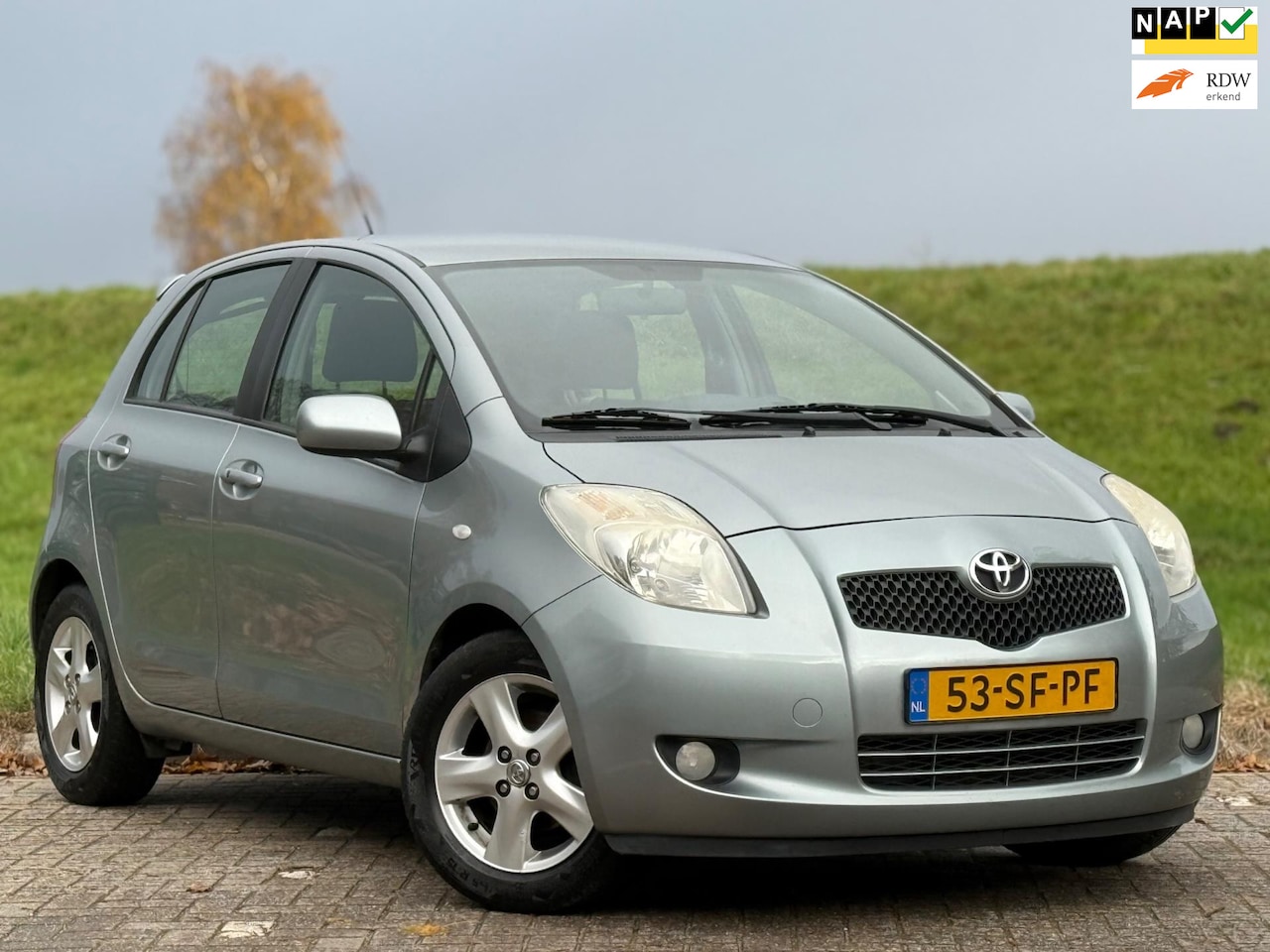 Toyota Yaris - 1.3 VVTi|Keyless|Airco|Navi - AutoWereld.nl