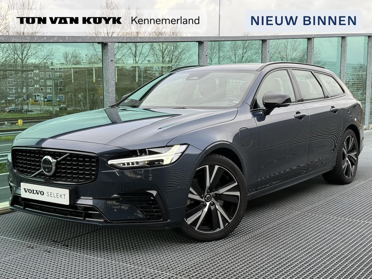 Volvo V90 - 2.0 T6 Recharge AWD Ultimate Bright 2.0 T6 Recharge AWD Ultimate Bright , Automaat , Panoramadak , Semi Elek. Trekhaak , Bower - AutoWereld.nl