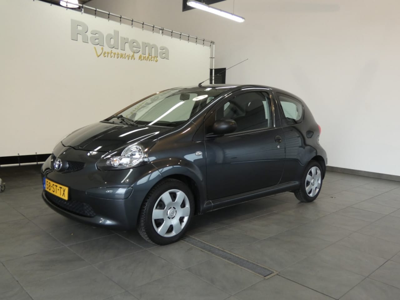 Toyota Aygo - 1.0-12V eerste eigenaar super lage km stand Mooie auto ! - AutoWereld.nl