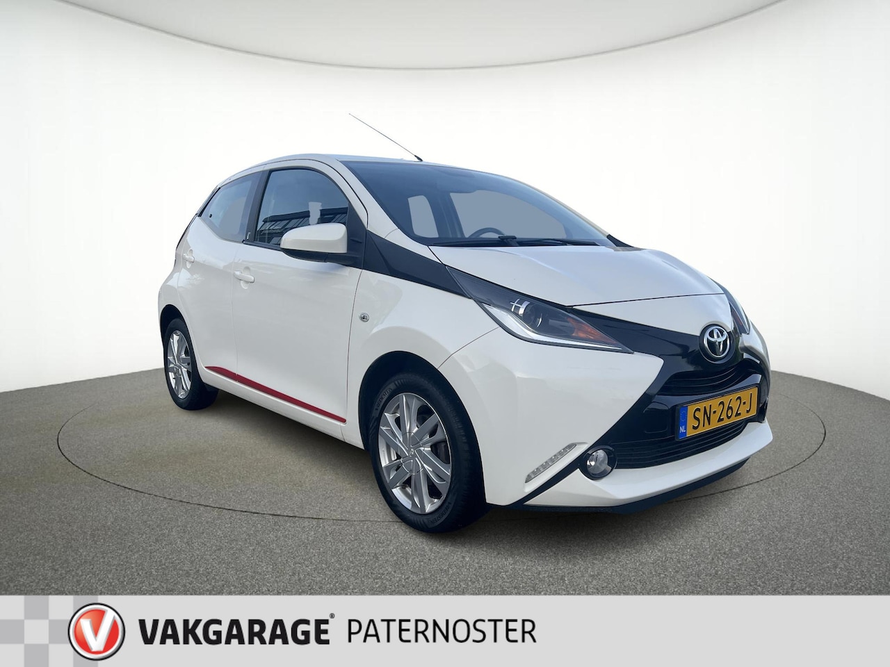 Toyota Aygo - 1.0 VVT-i X-Touch Camera / Airco / 15'' / Bovag garantie - AutoWereld.nl