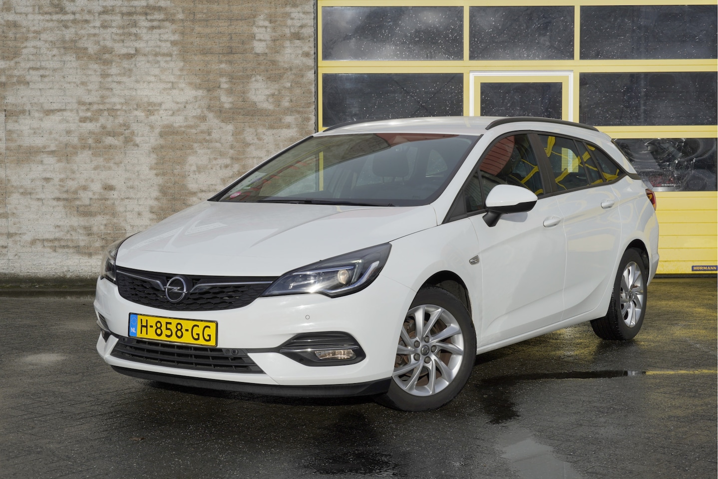 Opel Astra Sports Tourer - 1.4T 146PK! Automaat Edition BJ2020 Lmv 16" | Led | Pdc | Navi | Trekhaak | Achteruitrijca - AutoWereld.nl