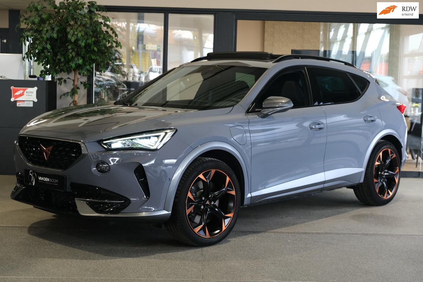 CUPRA Formentor - 1.4 e-Hybrid VZ Copper 245PK Pano Navi Cam - AutoWereld.nl