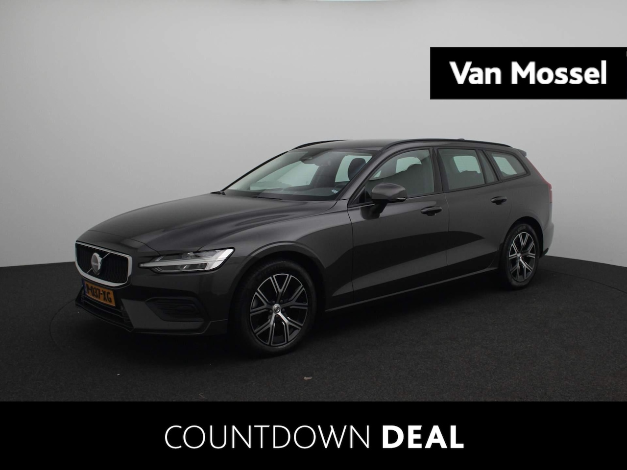 Volvo V60 - 2.0 B3 Essential | Navi + AppleCarplay & Android Auto | Climate control | Achteruitrijcame - AutoWereld.nl