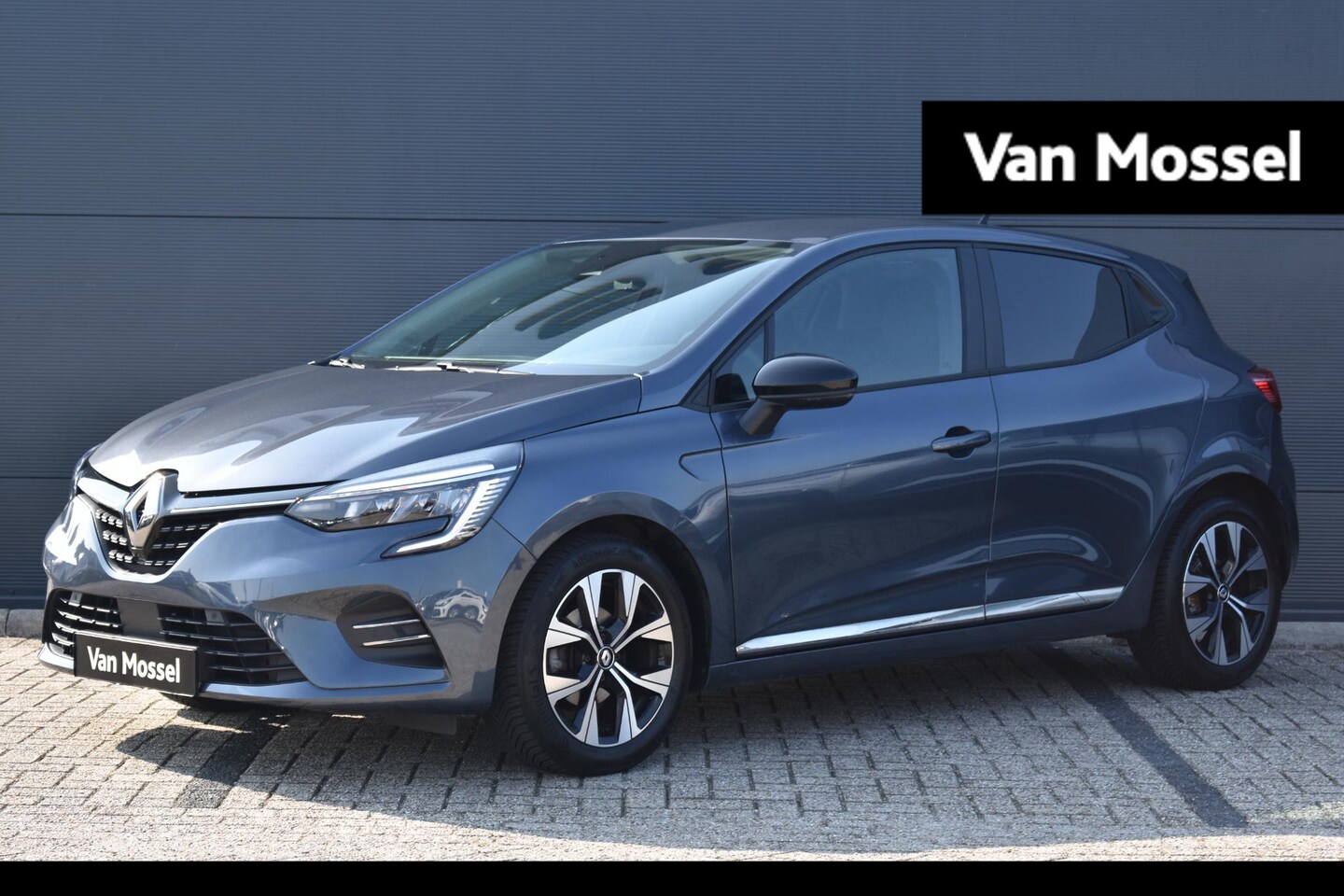 Renault Clio - 1.0 TCe Evolution 90pk | Navigatie | Achteruitrijcamera | Parkeersensoren V&A | Apple Carp - AutoWereld.nl