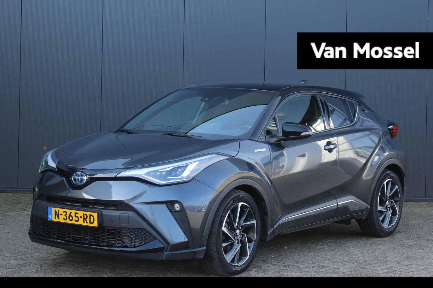 Toyota C-HR - 2.0 184Pk Hybrid Bi-Tone | Apple & Android Carplay | Parkeersensoren Voor & Achter | Achte - AutoWereld.nl