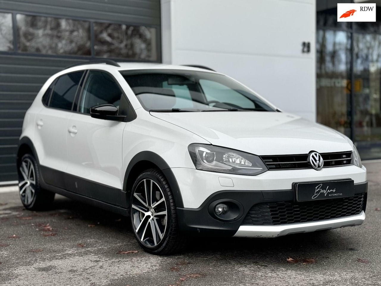 Volkswagen Polo - 1.2 TSI Cross Urban White | Navi | Cruise - AutoWereld.nl