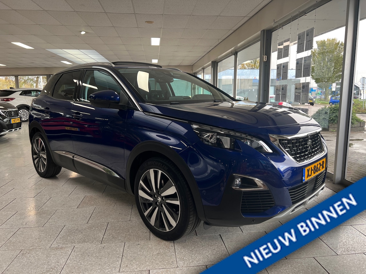 Peugeot 3008 - 1.2 PureTech Allure | Opendak | Stoelverwarming | Navigatie| Climate control | - AutoWereld.nl