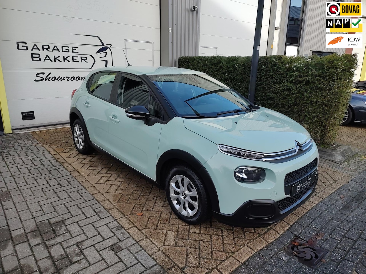 Citroën C3 - 1.2 PureTech Edition Navigatie- Carplay Cruise-control Led - AutoWereld.nl