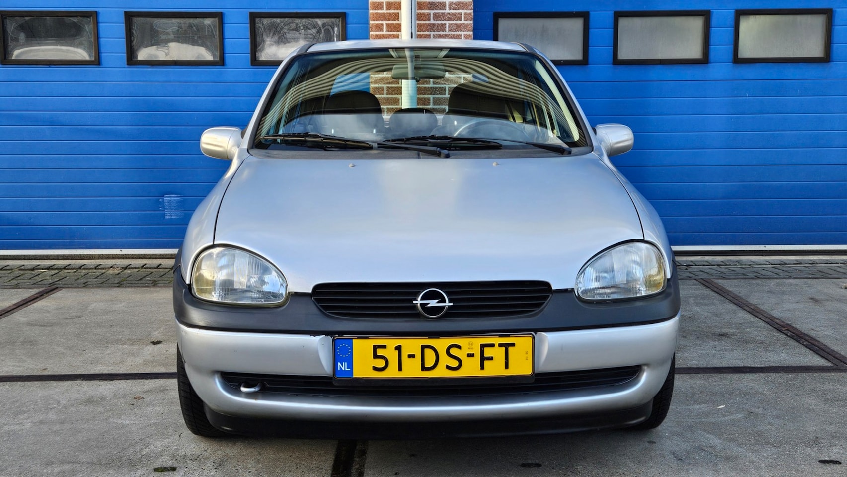 Opel Corsa - 1.2i-16V Sport *airco* trekhaak - AutoWereld.nl