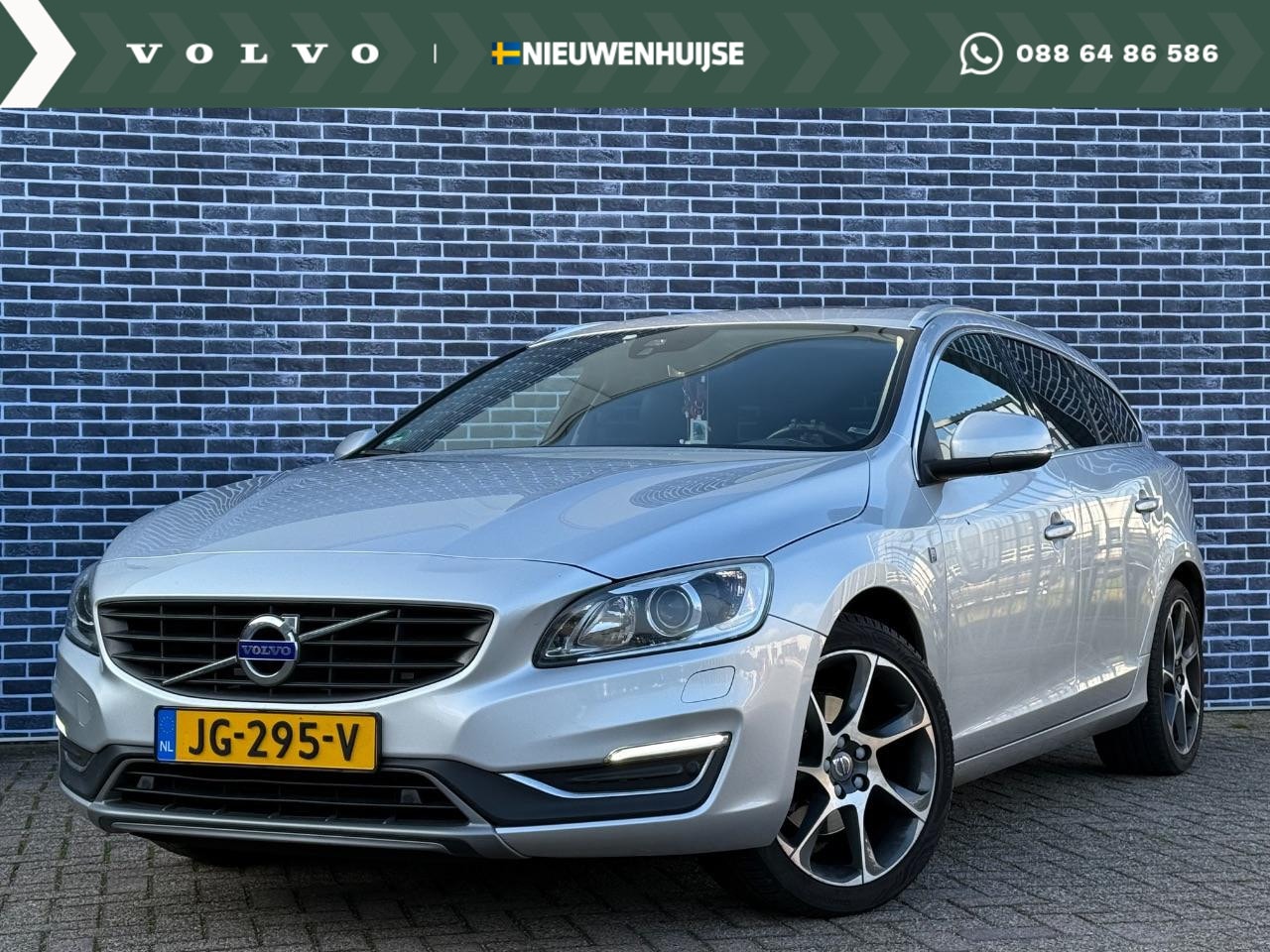 Volvo V60 - 2.0 T3 Ocean Race | Schuif/kantel dak | Stoelverwarming | afneembare trekhaak | Regensenso - AutoWereld.nl