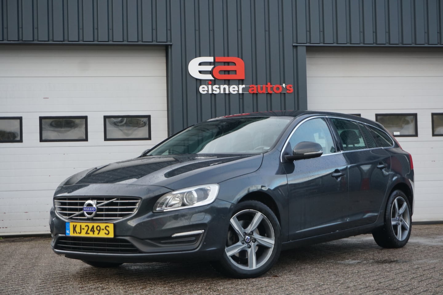 Volvo V60 - 2.0 D2 Nordic+ | XENON | STOELVERW. | NAVI | ECC | - AutoWereld.nl