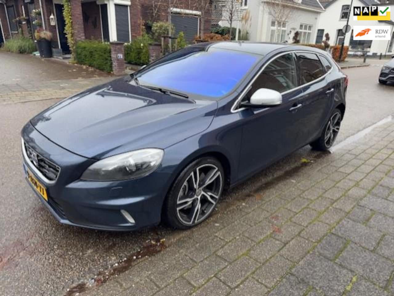 Volvo V40 - 2.0 D4 Summum Business 2.0 D4 Summum Business - AutoWereld.nl