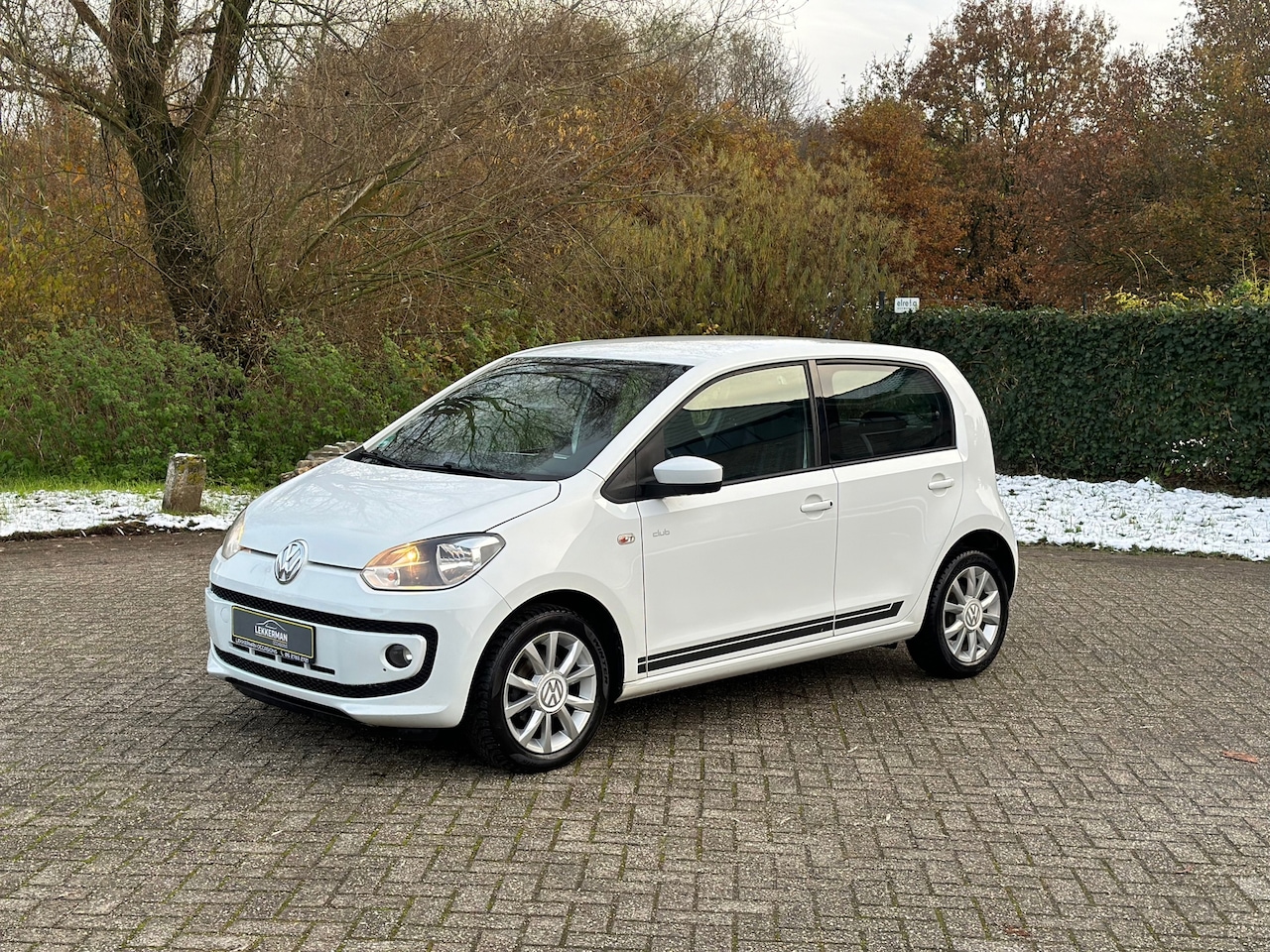 Volkswagen Up! - 1.0 CLUB UP! 5DRS I NAVI I STOELVERWARMING I VELGEN I NWE APK - AutoWereld.nl