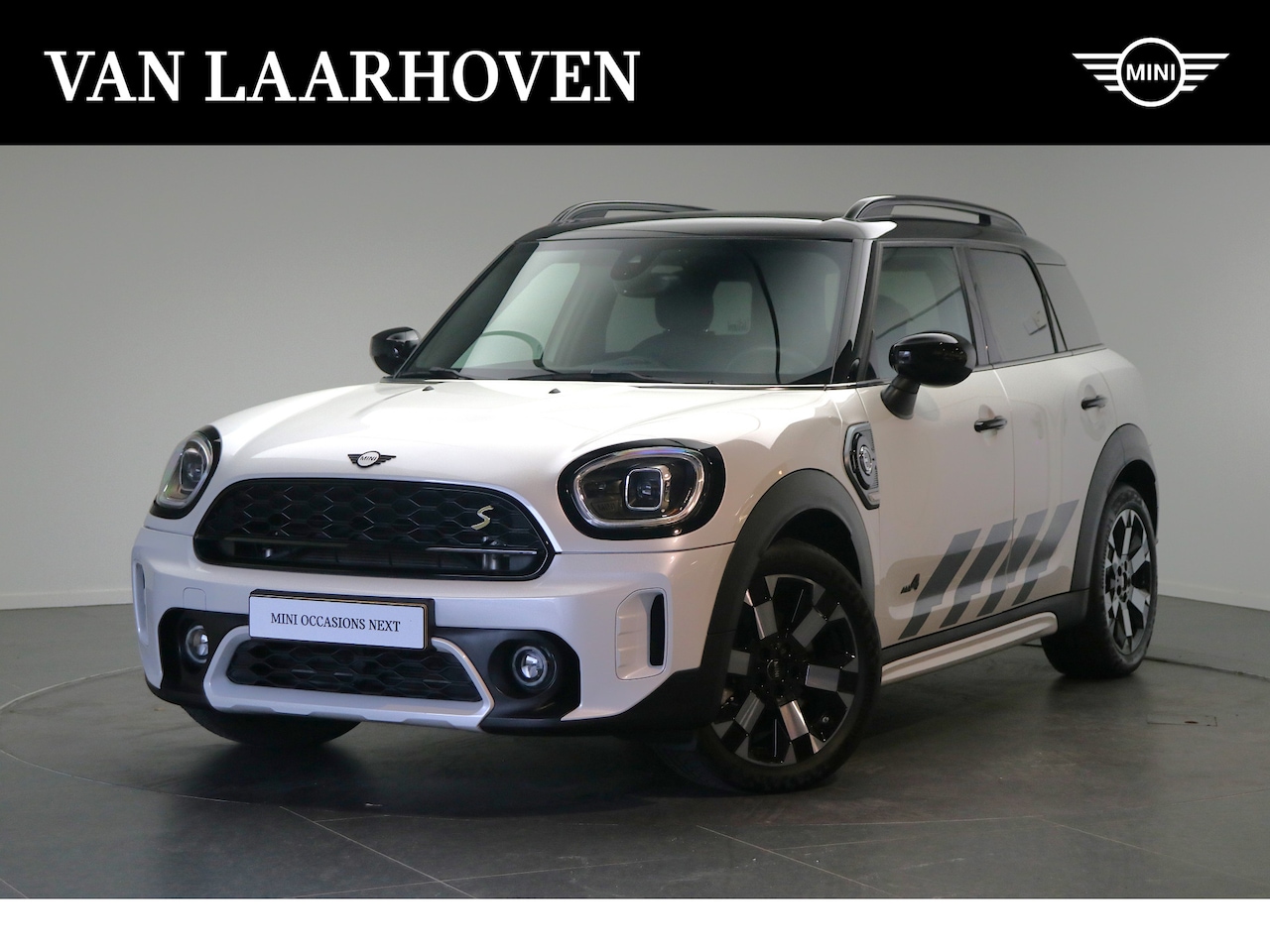 MINI Countryman - Cooper S E ALL4 Untamed Automaat / Comfortstoelen / Stoelverwarming / Achteruitrijcamera / - AutoWereld.nl