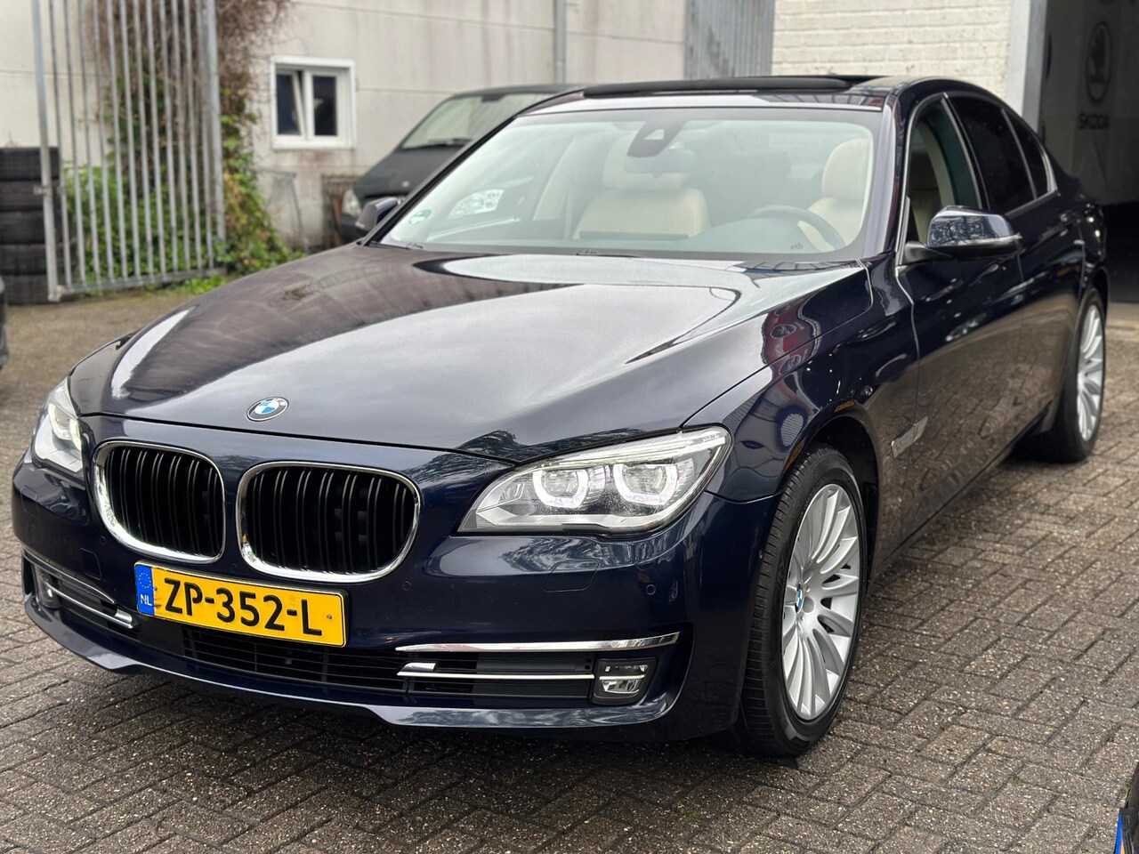 BMW 7-serie - 730d High Executive Bj:2014 ACC SoftClose Led Navi leder LineAssist Opendak NAP - AutoWereld.nl