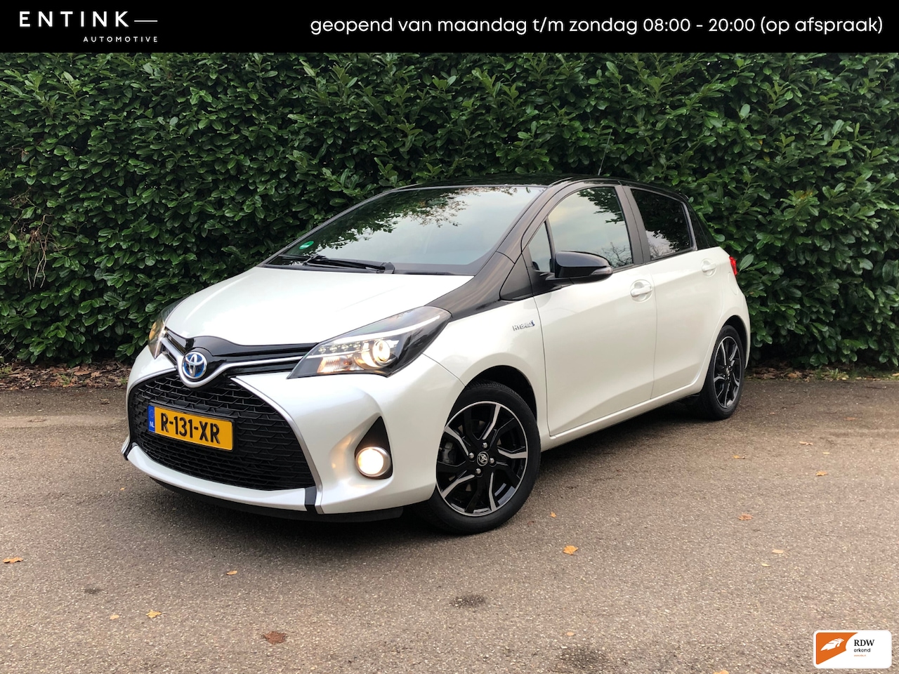 Toyota Yaris - 1.5 Hybrid Dynamic Bi-Tone 2016 | Camera | Navi - AutoWereld.nl