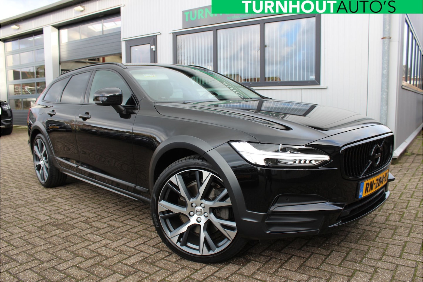 Volvo V90 Cross Country - 2.0 T5 AWD Polestar Engineered | Black Edition | 21" - AutoWereld.nl