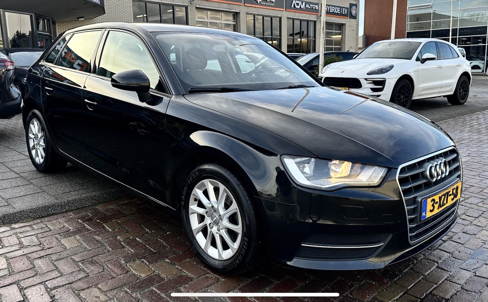 Audi A3 Sportback - 1.2 TFSI Attraction Pro Line - Audi Dealer - AutoWereld.nl