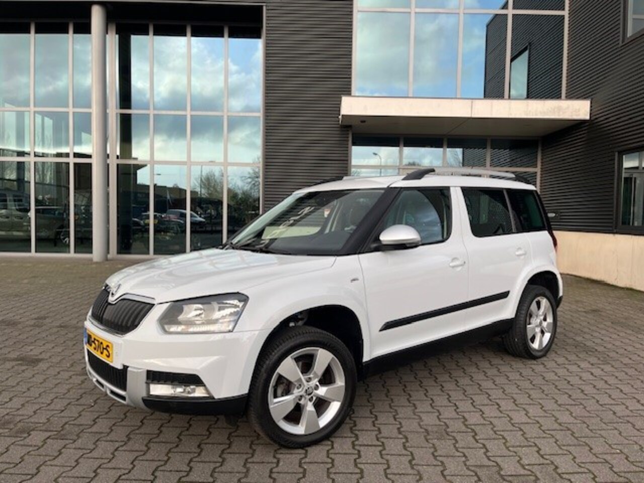 Skoda Yeti Outdoor - | NL-auto | Automaat | Trekhaak 1.2 TSI Greentech JOY - AutoWereld.nl