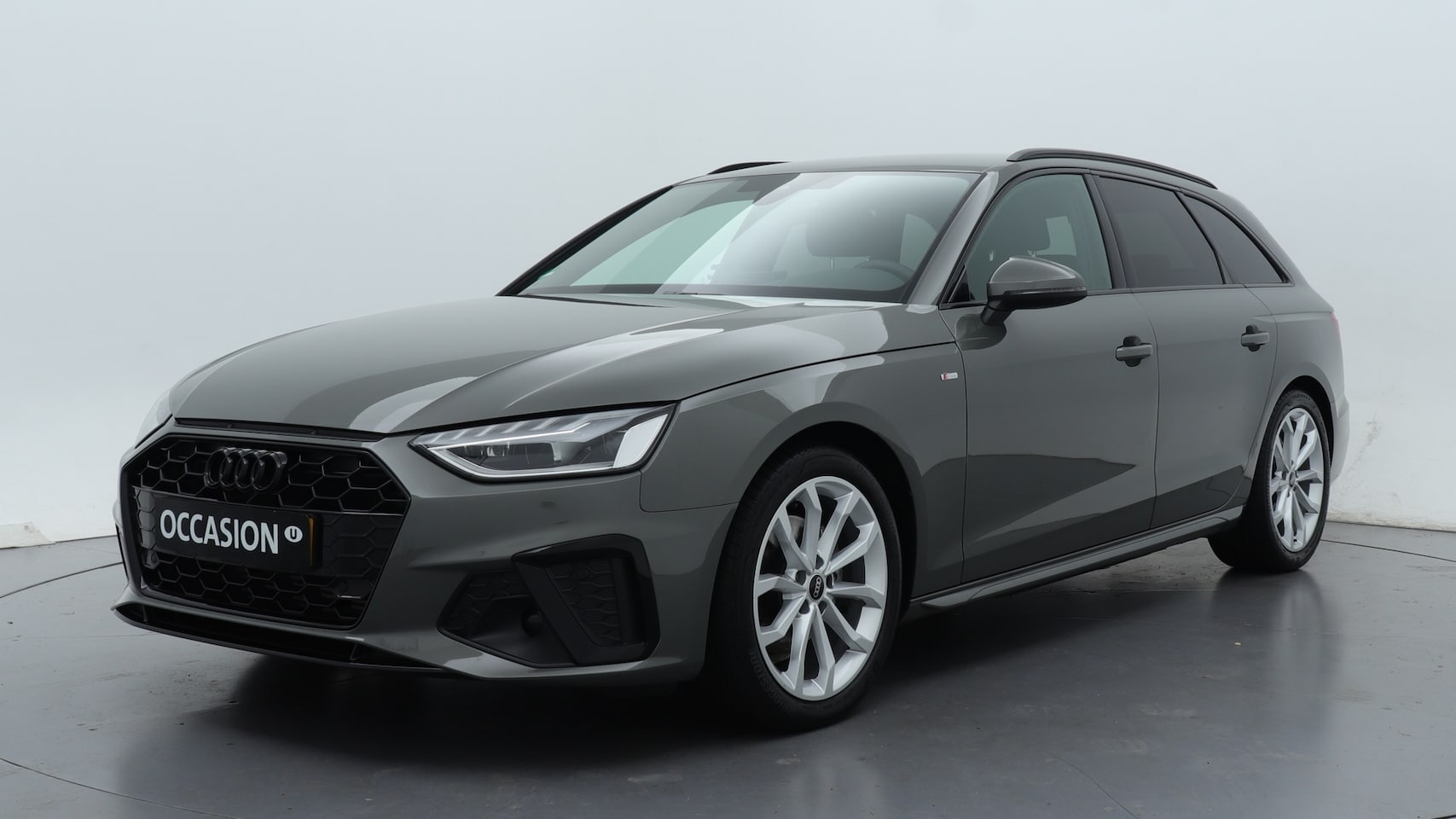 Audi A4 Avant - 35 TFSI S edition Competition | Stoelverwarming| LED | Privacy glass | - AutoWereld.nl