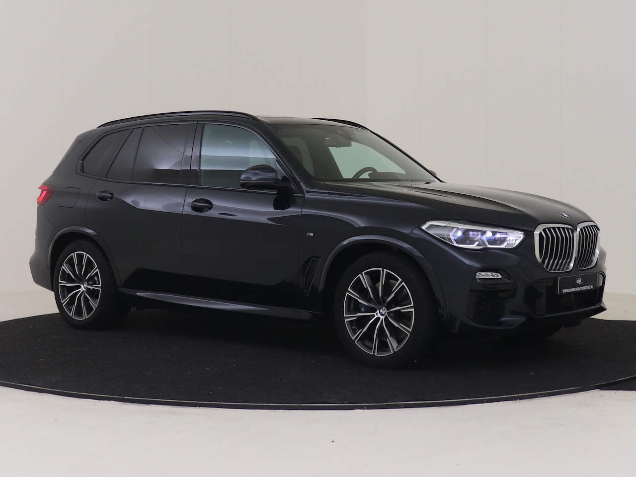 BMW X5 - xDrive45e M-SPORT PANORAMADAK HARMAN KARDON AUDIO MEMORY TREKHAAK LASER VERLICHTING HEAD U - AutoWereld.nl