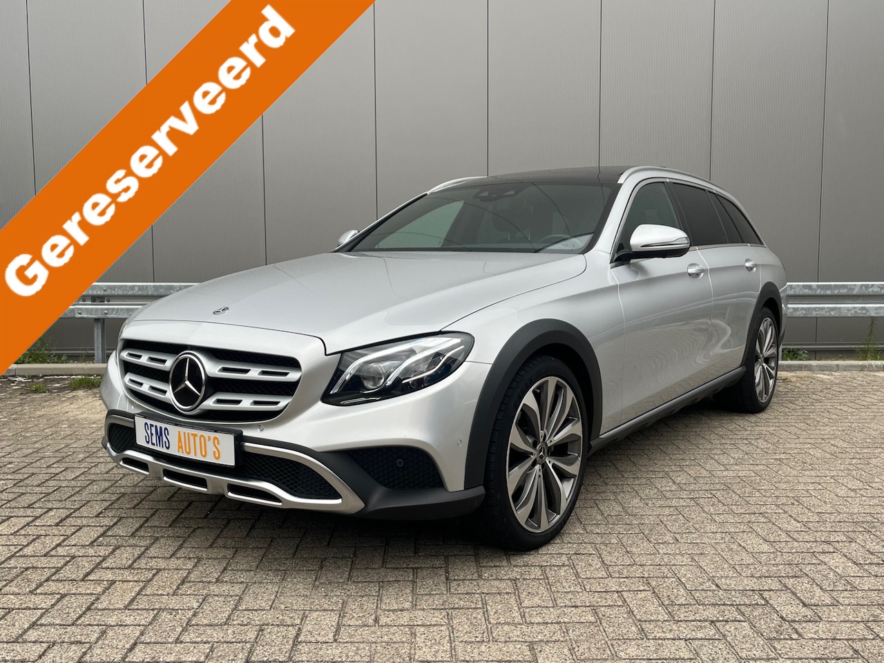 Mercedes-Benz E-klasse All-Terrain - 220 d 4MATIC Panorama Dak / Head up / 360 Camera / Vol Leder - AutoWereld.nl