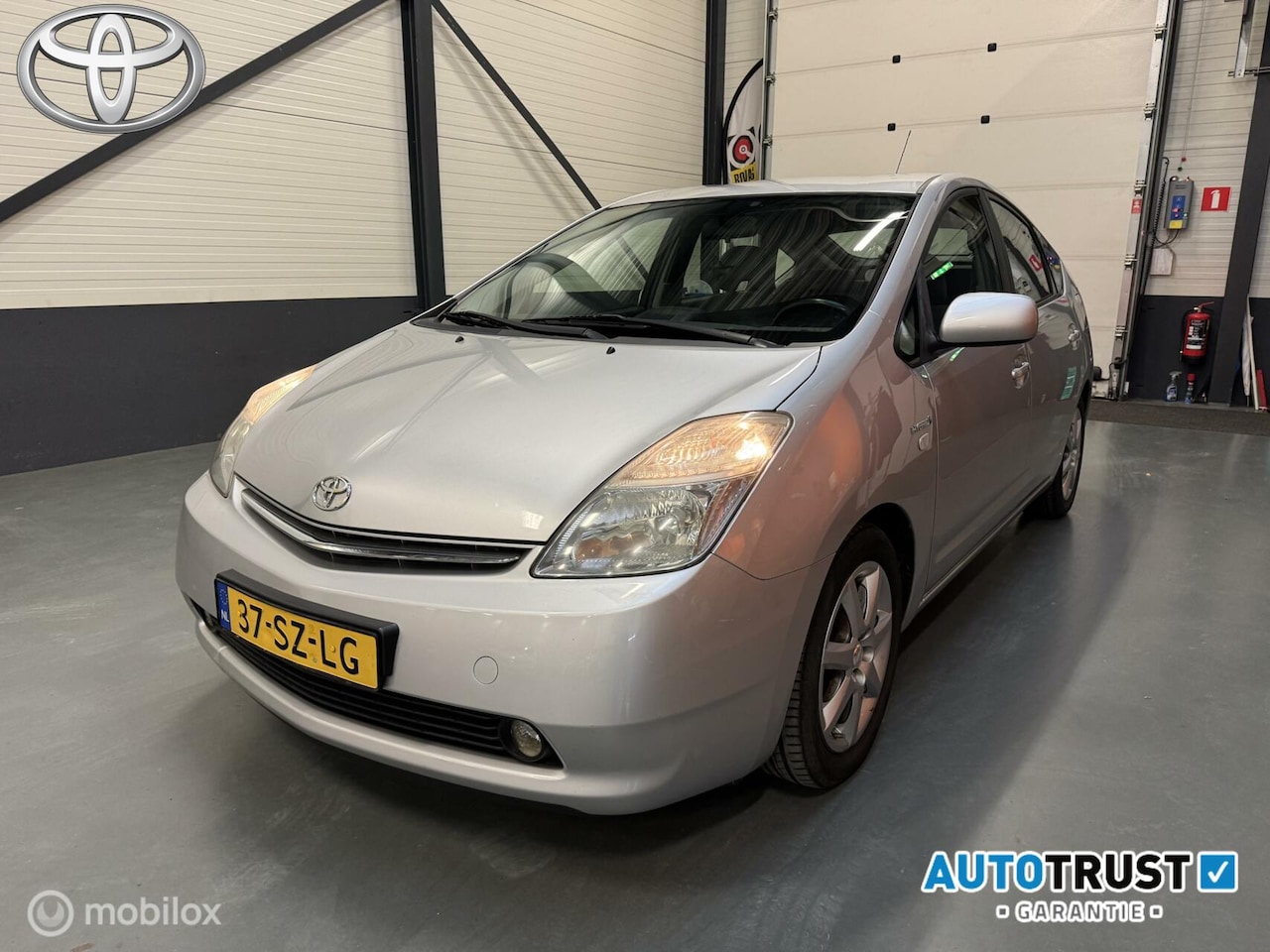 Toyota Prius - 1.5 VVT-i Business Edition 1.5 VVT-i Business Edition - AutoWereld.nl