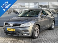 Volkswagen Tiguan - 1.4 TSI COMFORTLINE BUSINESS I SCHUIF/KANTEL DAK I APPLE/ANDROID I PARKEERSENSOREN I CRUIS