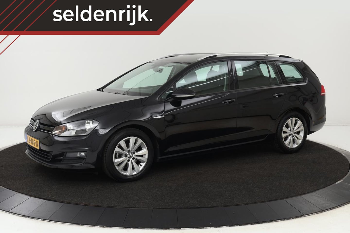 Volkswagen Golf Variant - 1.0 TSI Connected Series | Carplay | Camera | Navigatie | Climate control | Sportstoelen | - AutoWereld.nl