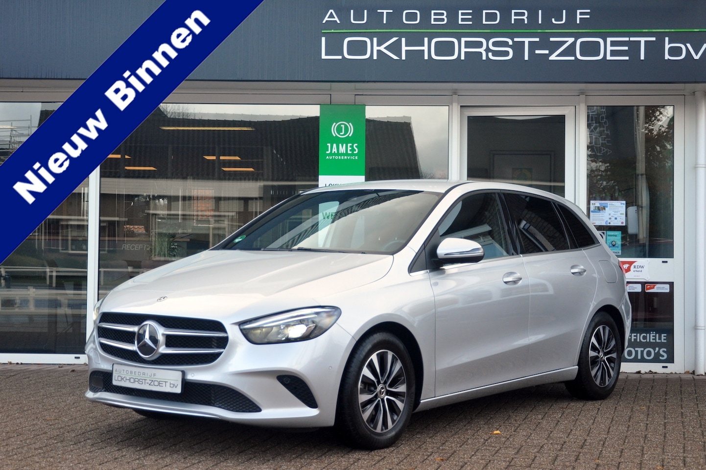 Mercedes-Benz B-klasse - 180 Business Solution | 17.600 km! | Navigatie | Trekhaak | Zeer nette staat - AutoWereld.nl