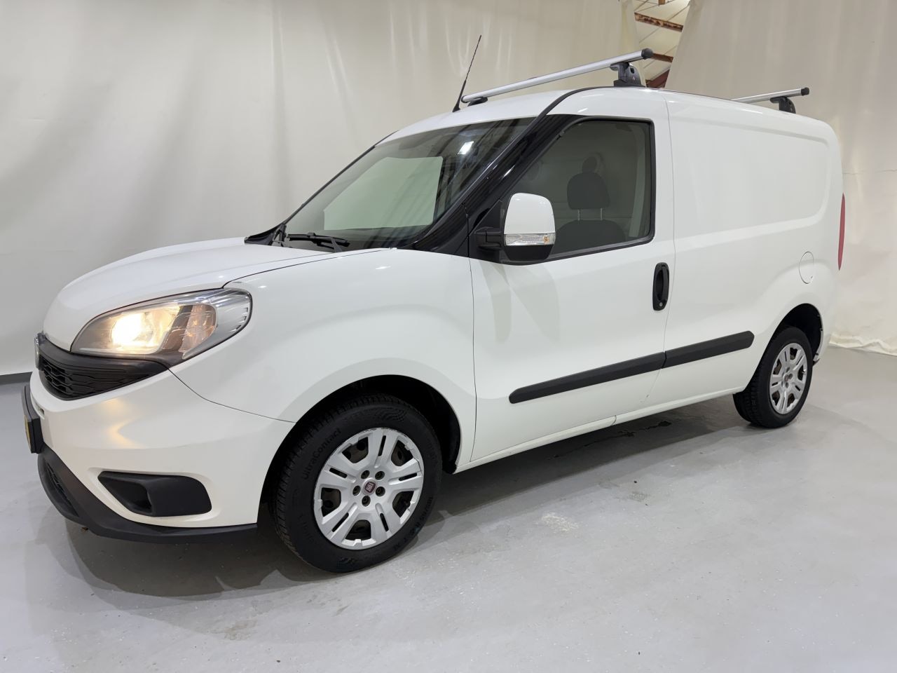 Fiat Doblò Cargo - 1.3 MJ SX L1H1 Airco - AutoWereld.nl