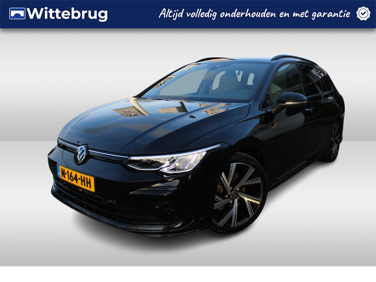 Volkswagen Golf Variant - 1.5 eTSI 150pk R-Line LM 18 inch / Navigatie / 2x R-Line / Park Assist / Camera / Wegkl tr - AutoWereld.nl