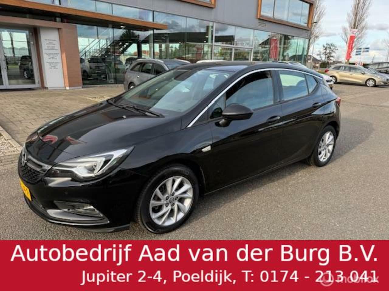 Opel Astra - 1.0 Business+ Navigatie , Climaat , Parkeerhulp achter , Velgen 17 inch , Zwart metaallak - AutoWereld.nl